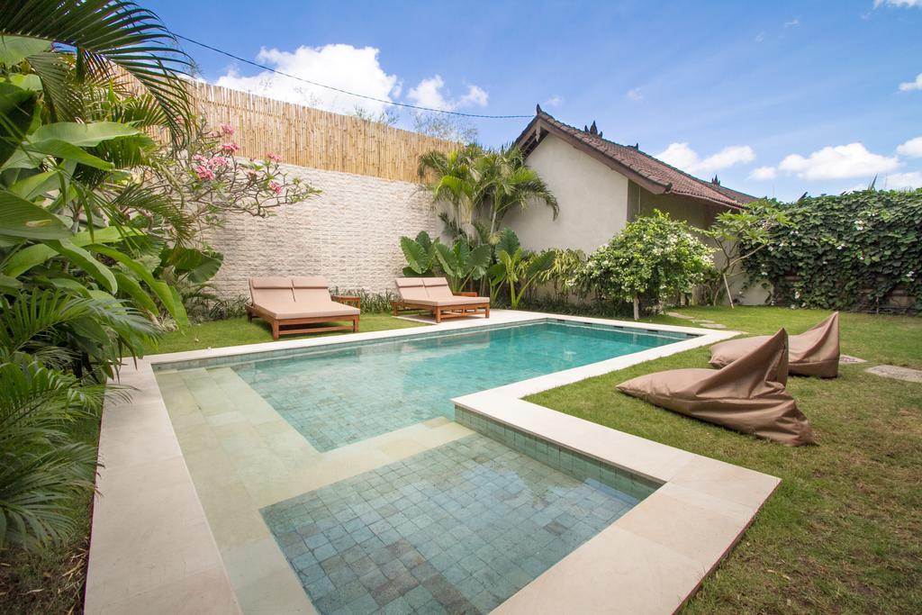 Ora Villa